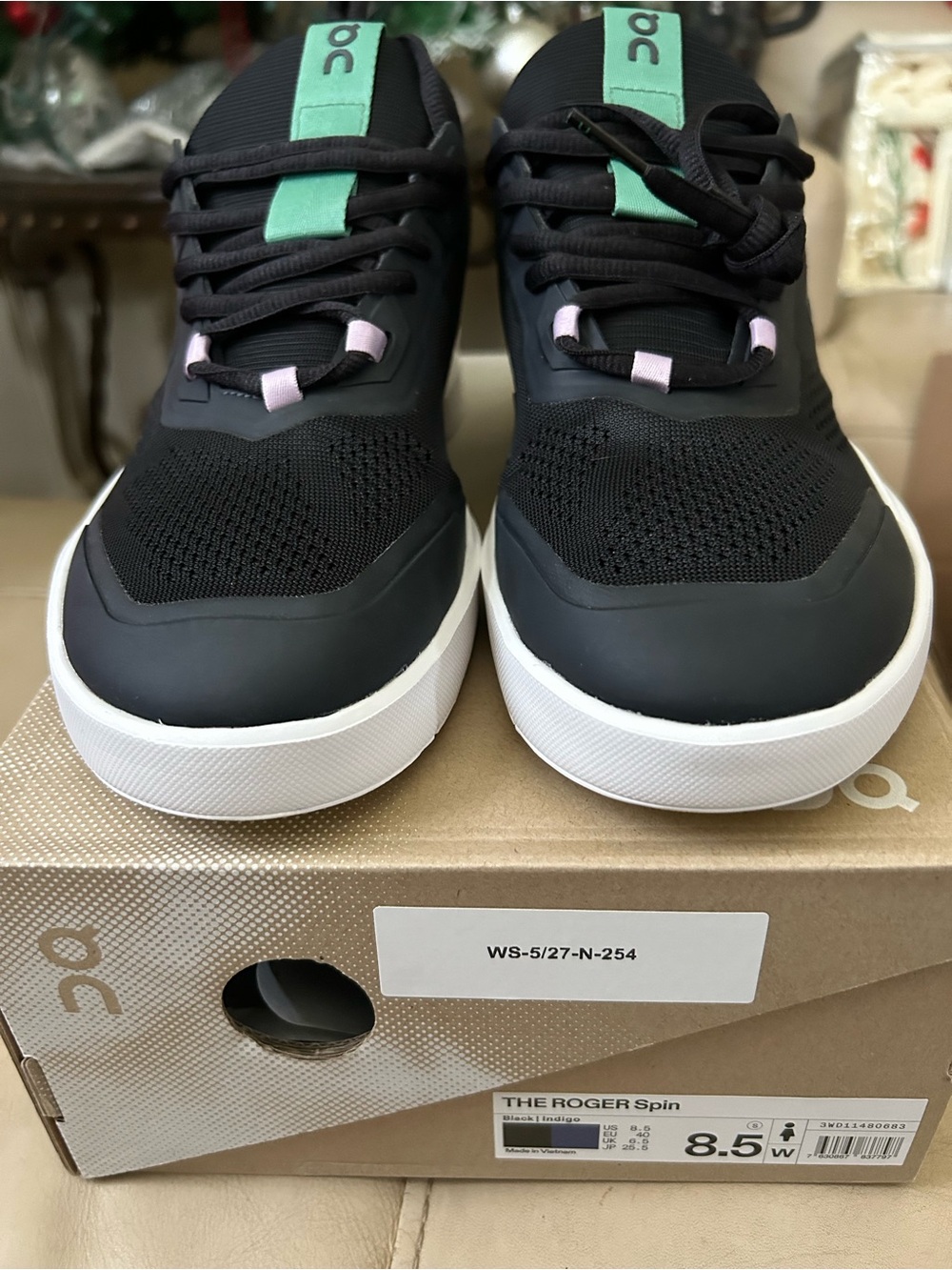 On Running The Roger Spin Women's Athletic Shoes - Black with Mint